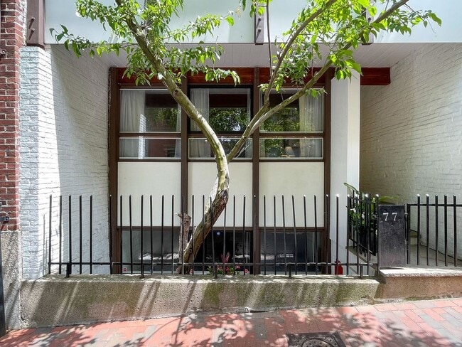 Building Photo - 77 Joy St