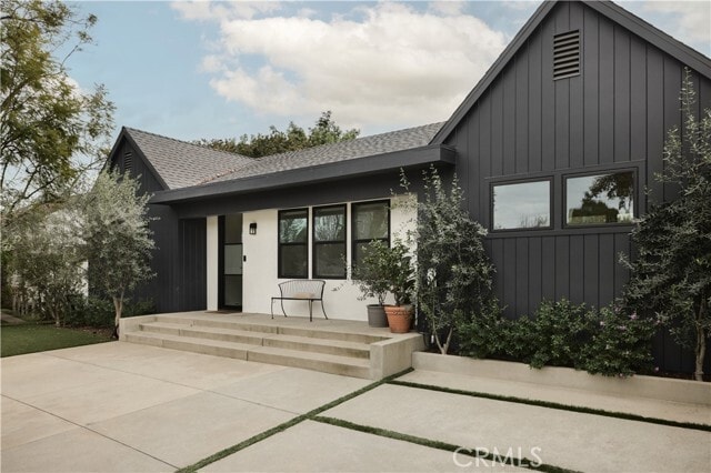 Building Photo - 13916 La Maida St