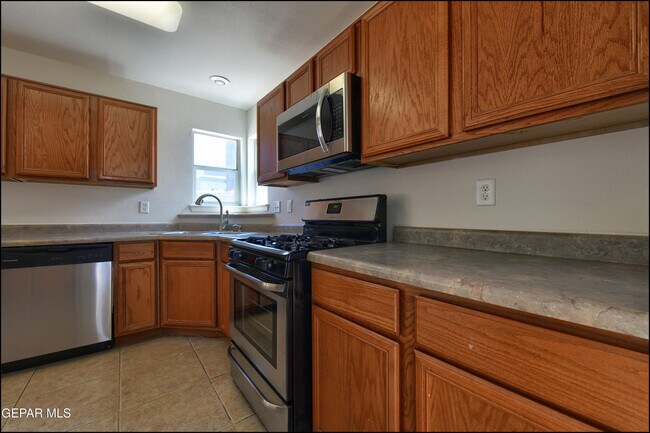 Building Photo - 253 Summerbrooke Ct