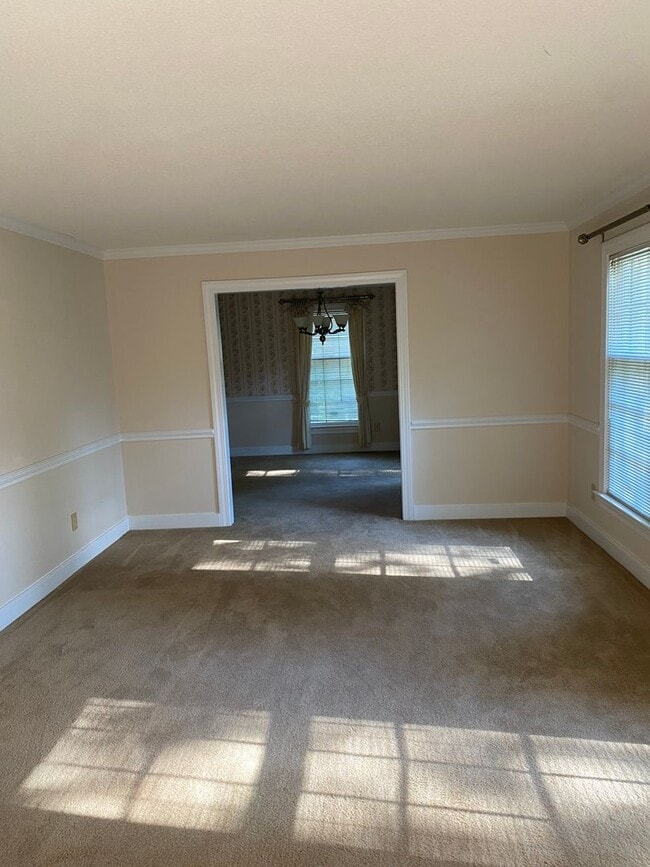 Building Photo - 3 Bedroom 3 Bath Brick Ranch