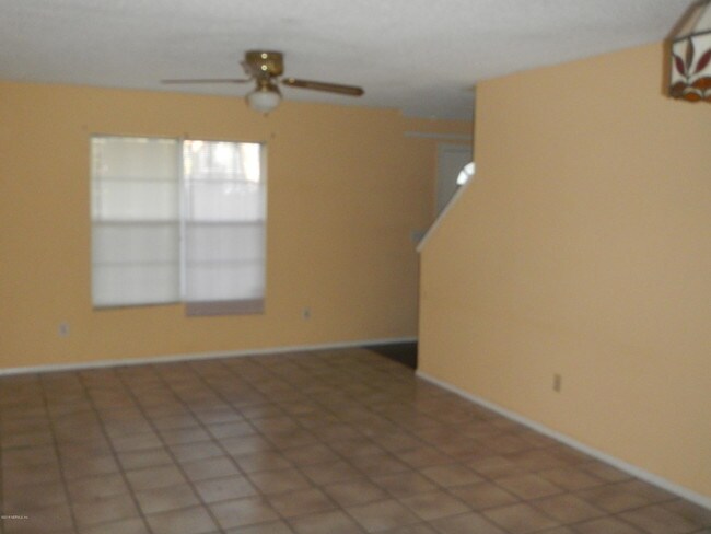 Building Photo - 517 Tuxedo Ct