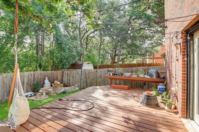 Building Photo - 1625 Balsam Way