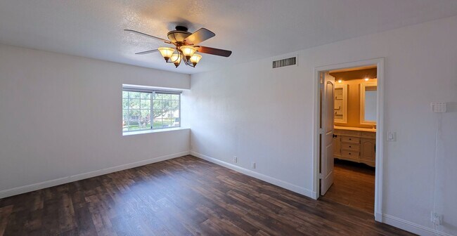 Building Photo - 4 Bedroom Home in the Waters Edge at Ocotillo Community Near W Queen Creek Rd and S Dobson Rd!