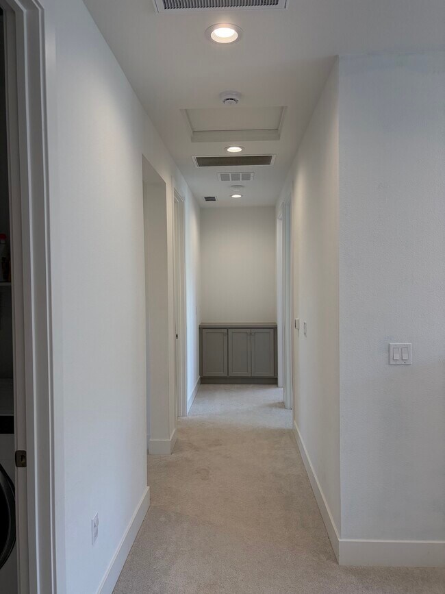 Building Photo - 114 8th St