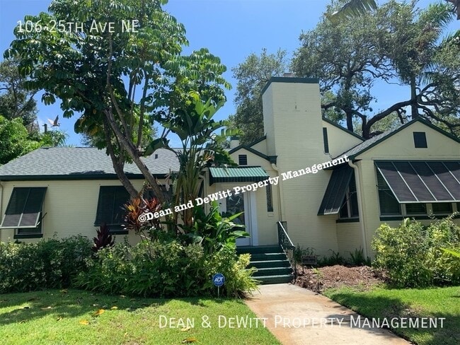 Building Photo - 106 25th Ave NE