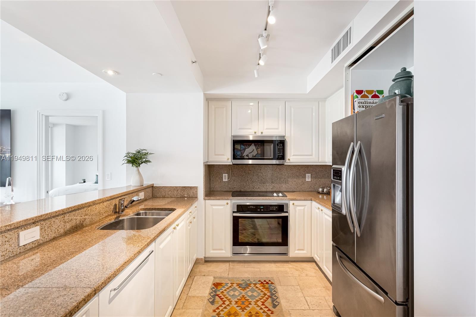 Building Photo - 3400 SW 27th Ave