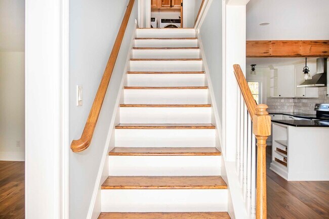 Building Photo - 39 MERRITT Ave