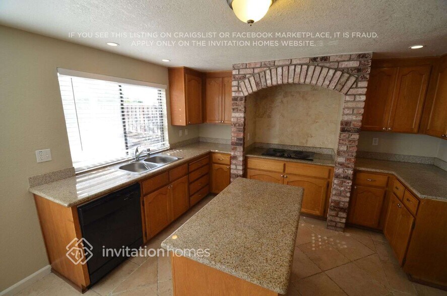 Building Photo - 4436 Deerfield Dr