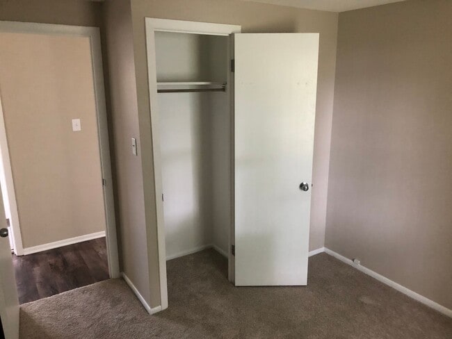 Building Photo - 3521 Ivy League Dr