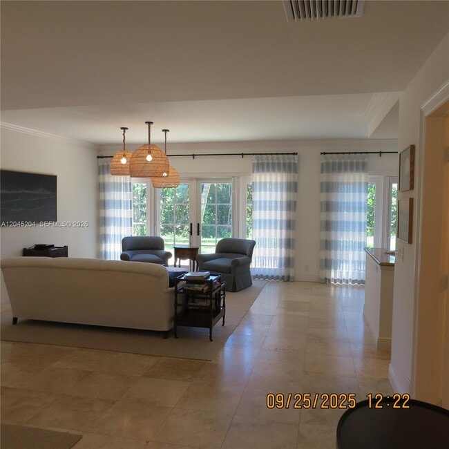 Building Photo - 404 S Beach Rd