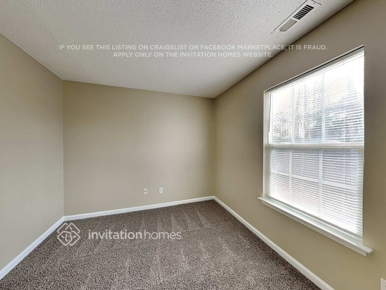 Building Photo - 4513 Hyperion Ct