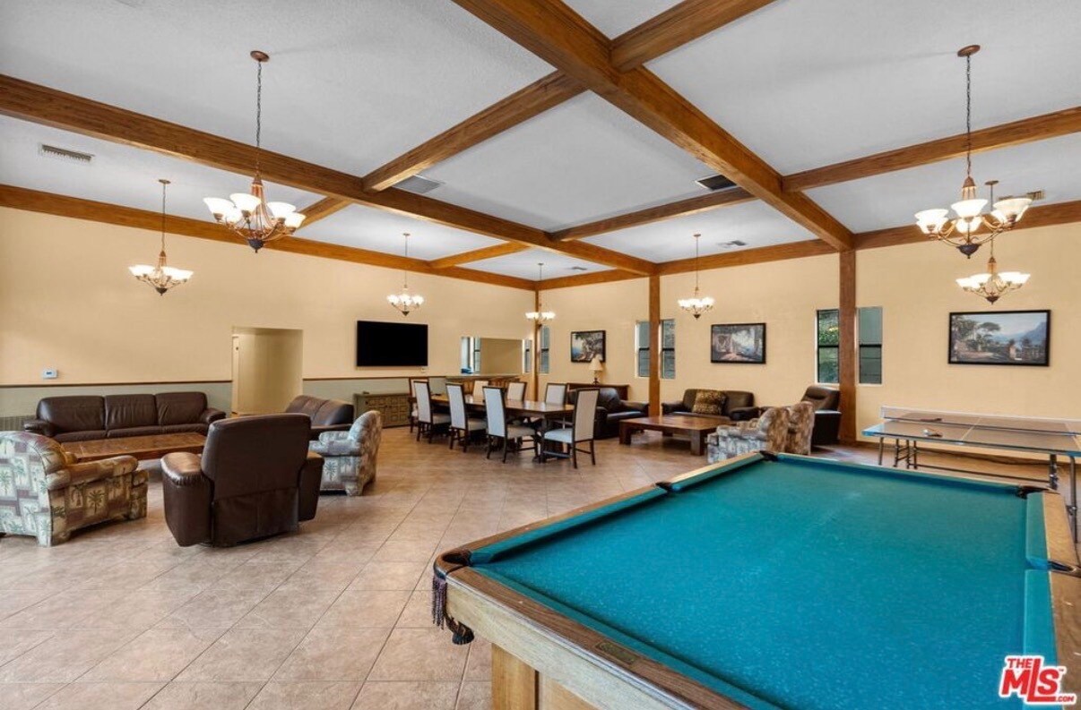 Building Photo - 6712 Hillpark Dr