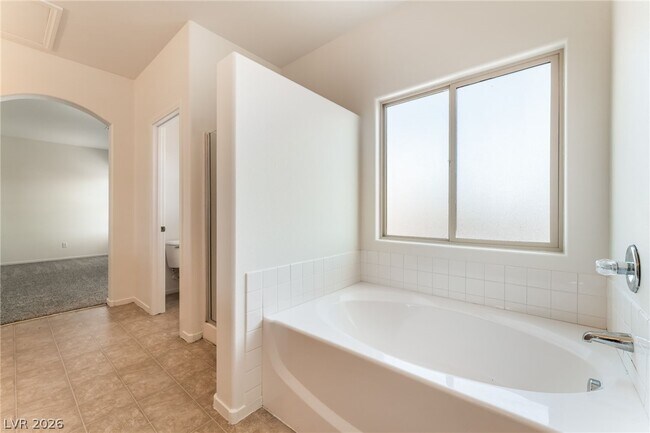 Building Photo - 6758 Lincoln Wood St