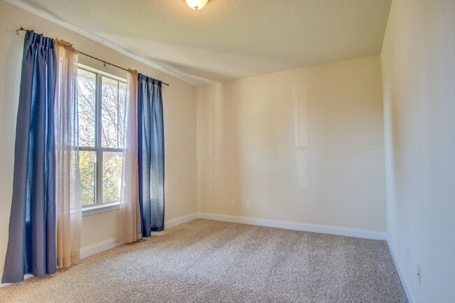 Building Photo - Hickory Hill Rental with Granite Counters,...