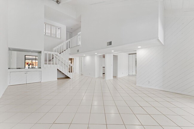 Building Photo - 5371 Stonybrook Dr