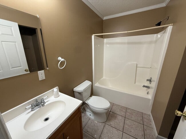 Building Photo - Guntersville, AL Home for Rent!