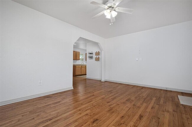 Building Photo - 7014 NW 45th St
