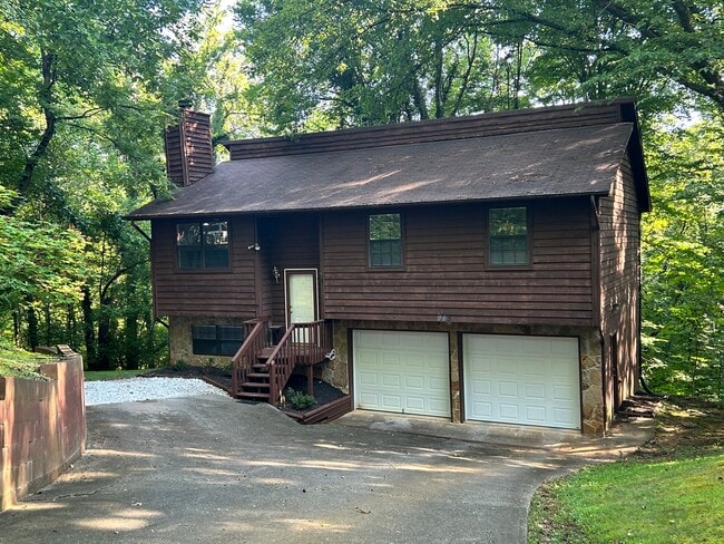 Building Photo - 945 Wildwood Garden Dr