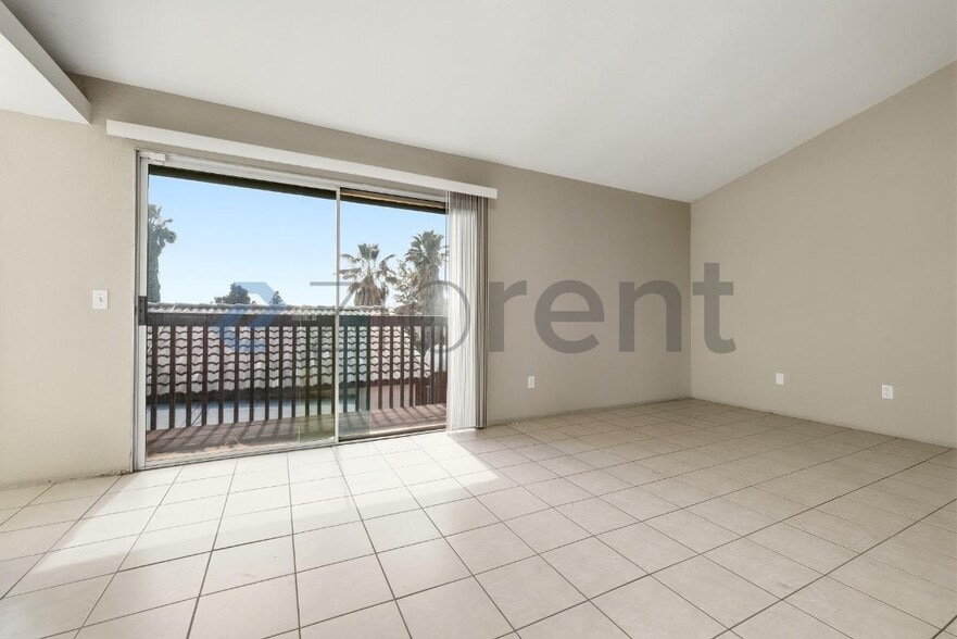 Building Photo - 23913 Parkland Ave