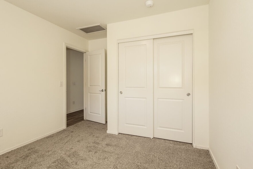 Building Photo - 25832 W Samantha Way