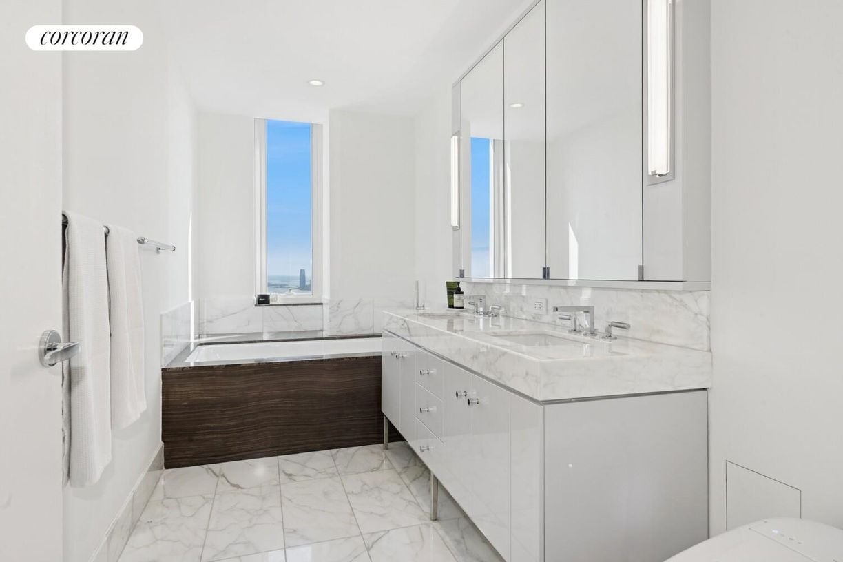 Building Photo - 460 W 42nd St