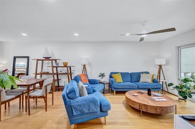 Building Photo - 1600 1st Ave W