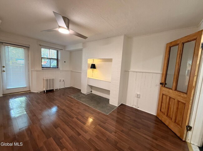 Building Photo - 45 Elm St