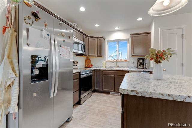 Building Photo - 420 S Clarion Dr