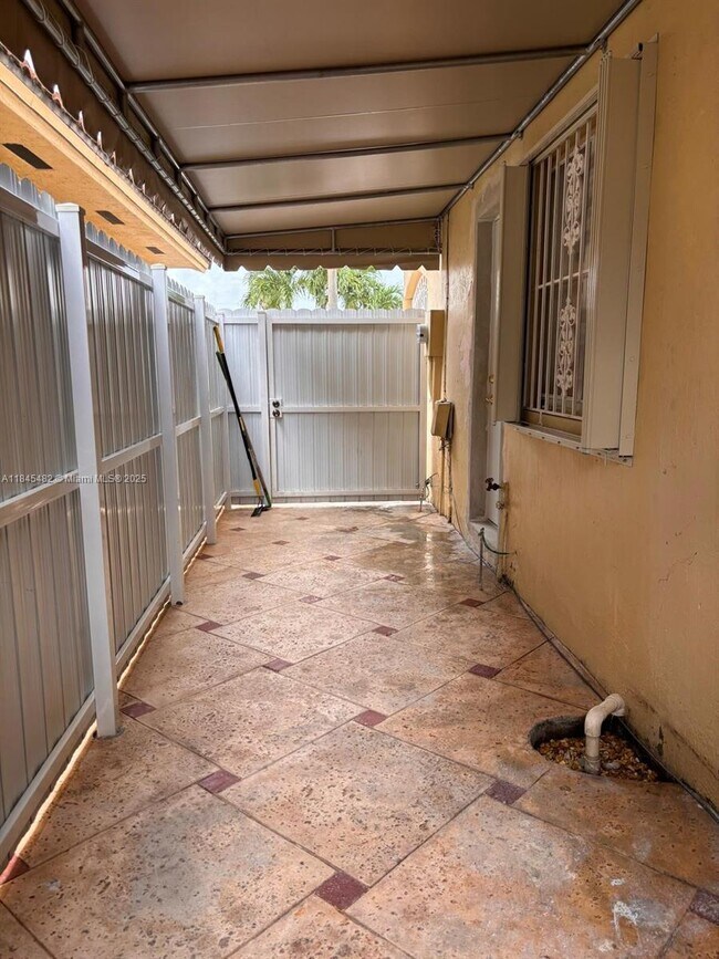 Building Photo - 3170 W 78th St