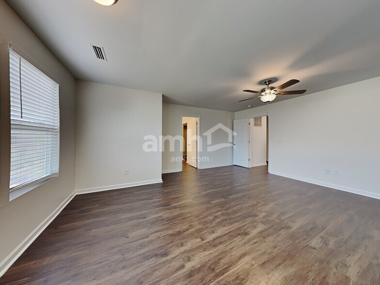 Building Photo - 4335 Lochurst Dr