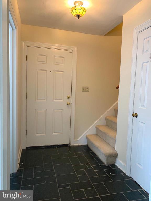 Building Photo - 1440 Kenmore Ave