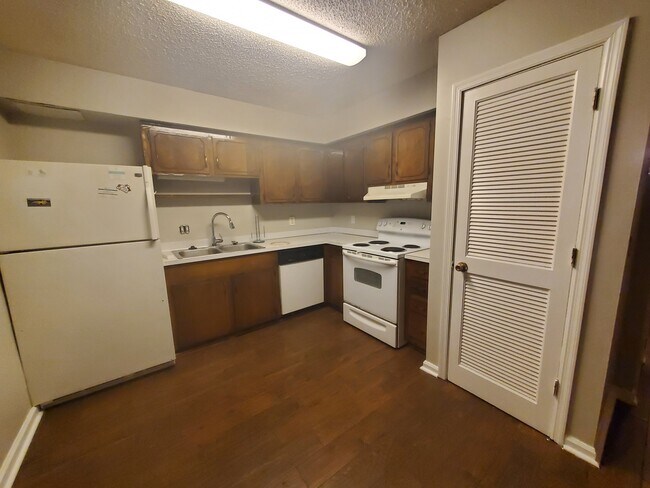 Building Photo - 1335 Cactus Ave