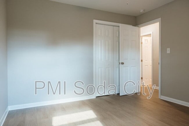 Building Photo - 2401 Truax Ln