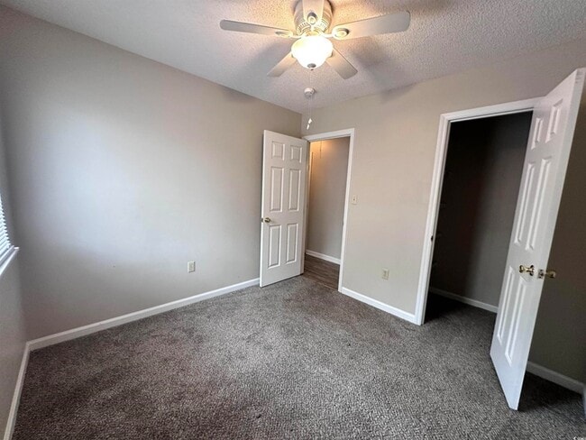 Building Photo - 6536 Valene Ct