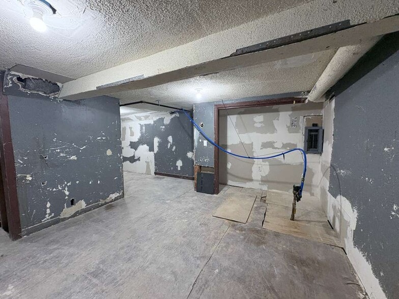 Building Photo - 24 Edgar St