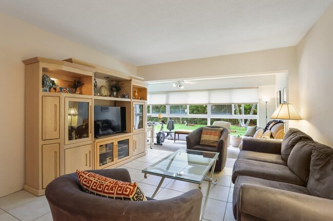 Building Photo - 3401 Spanish Trail S