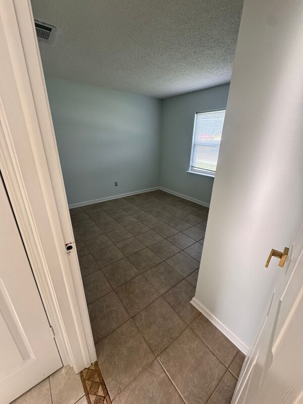 Building Photo - 2196 Luana Dr E