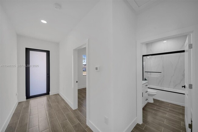 Building Photo - 328 Gordon Ave S