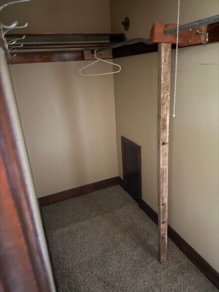 Building Photo - 604 Millersville Ave