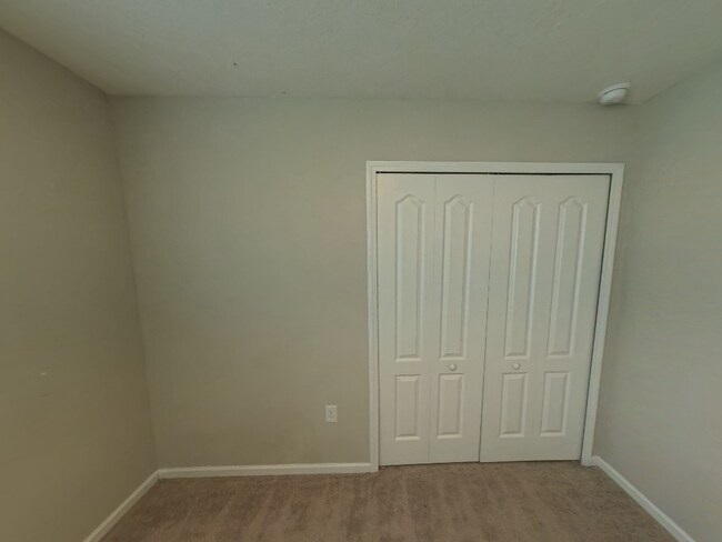 Building Photo - 70409 Winding River Dr