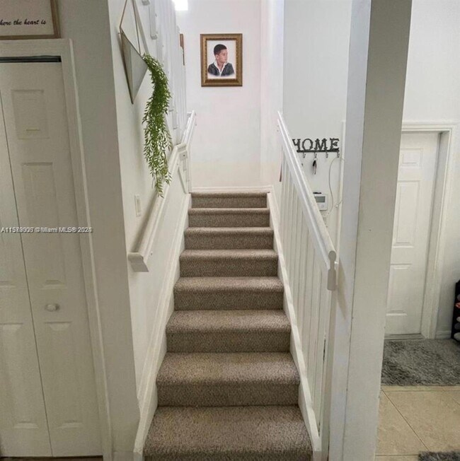 Building Photo - 1975 NE 36th Ave