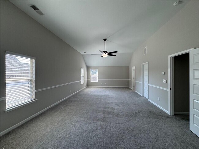 Building Photo - 6135 Stillwood Ln