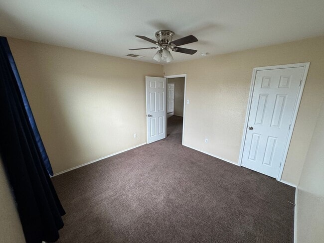 Building Photo - 813 Draco Dr