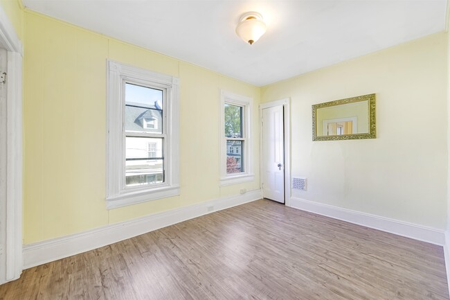 Building Photo - 54 Highland Ave