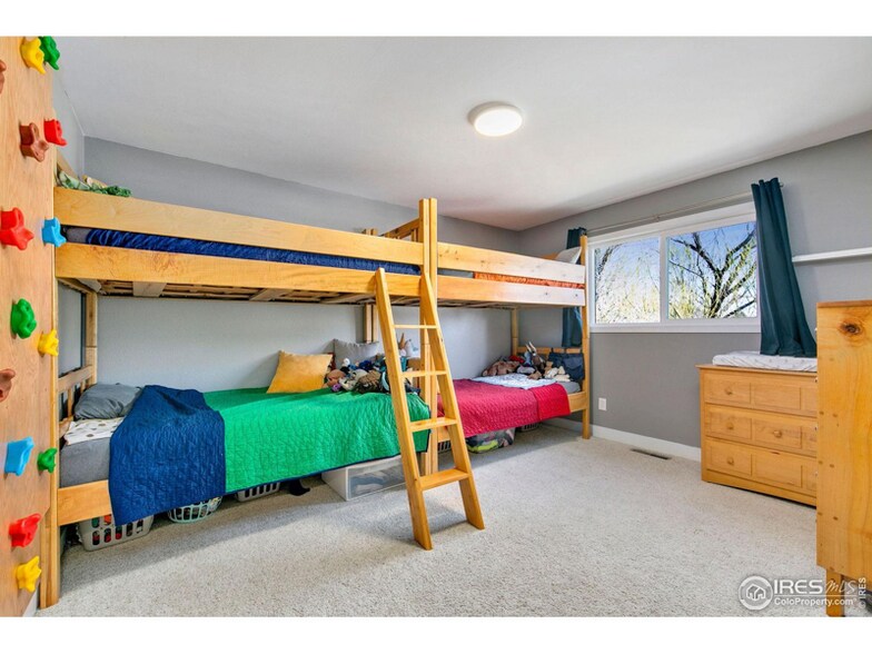 Building Photo - 930 Rocky Mountain Way