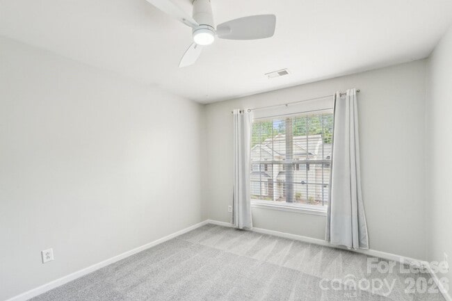 Building Photo - 14417 Laurel Tree Ln