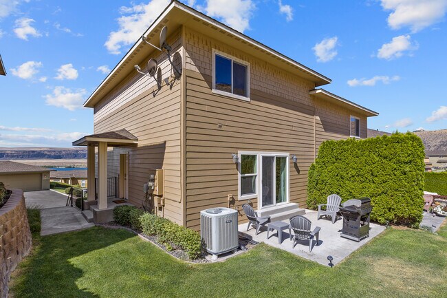 Building Photo - 9287 Riverview Way NW