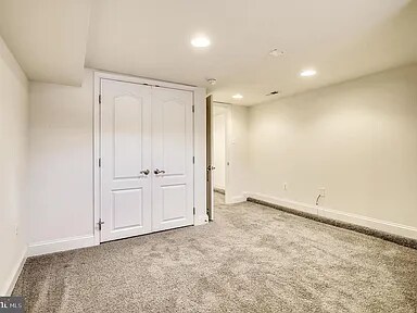 Basement bedroom - 521 S Linwood Ave