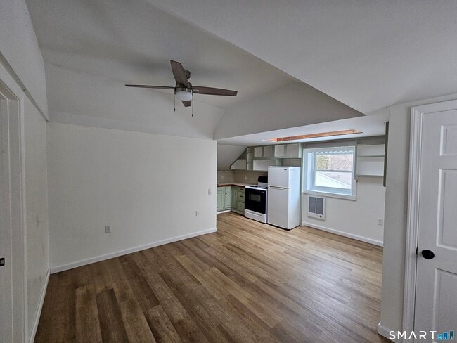 Building Photo - 27 Liberty St