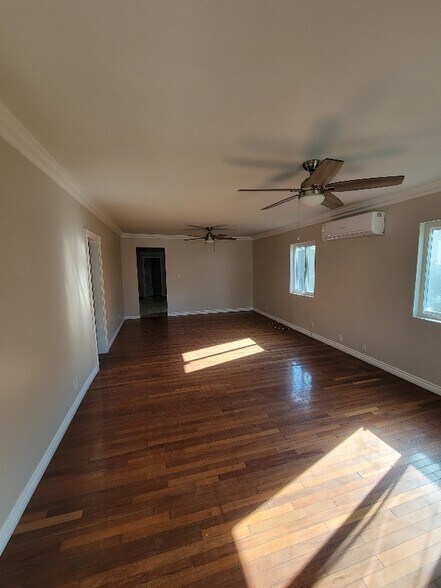 Building Photo - 2730 Lime St